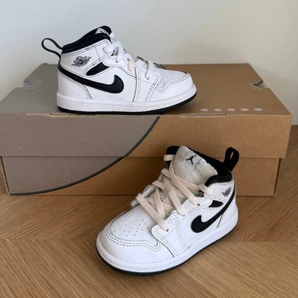 Nike Air Jordan 1 Mid ‘Reverse Panda’ Toddler Sneakers- SZ 7 C - Picture 7 of 13